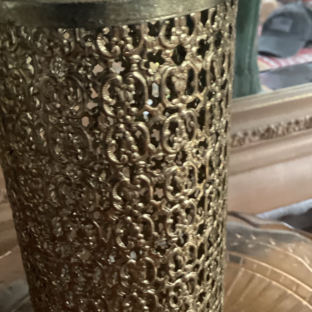 Ornate Gold Vanity hairspray cover - Picture 3 of 4